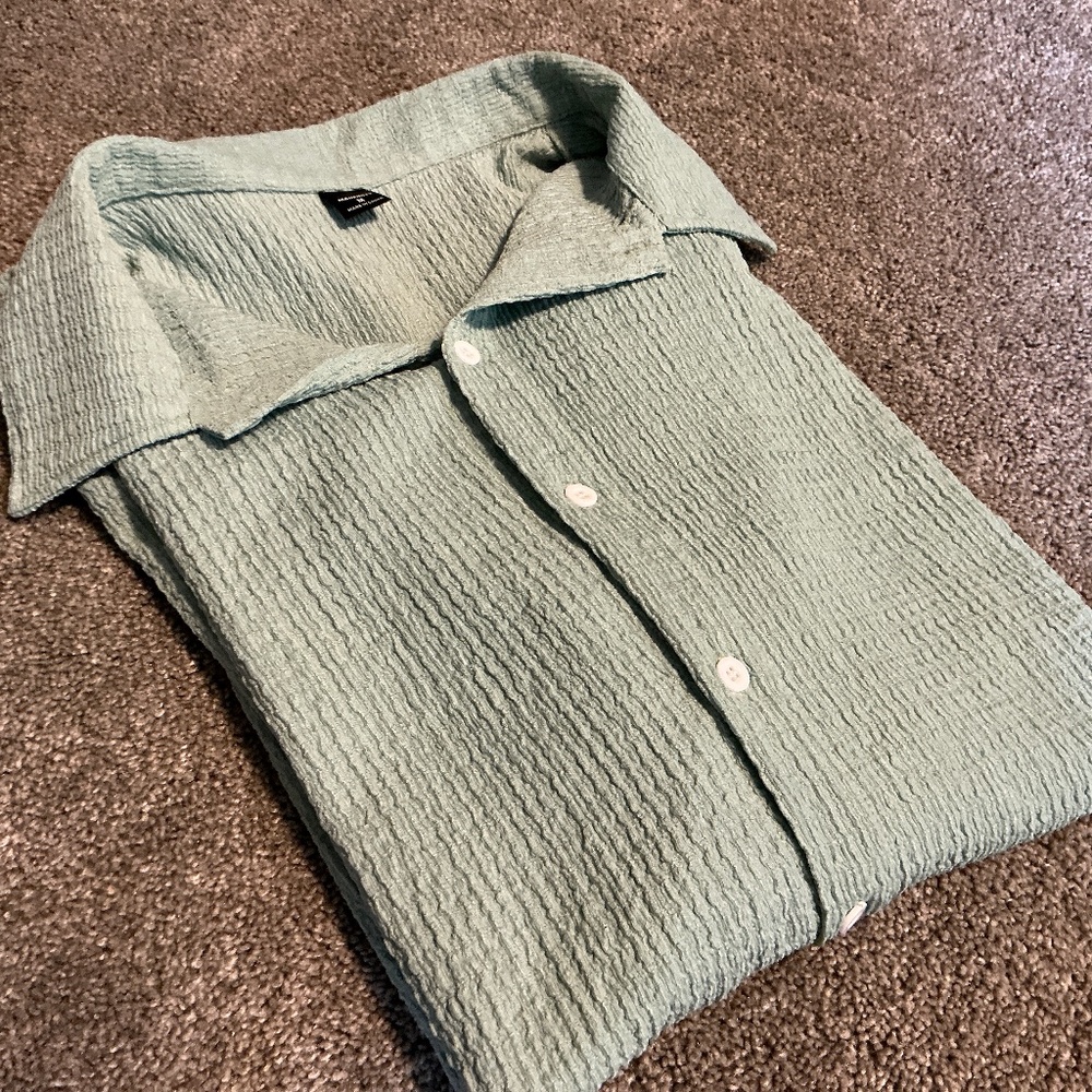 Manfinity Men's Short Sleeved Button Down-Mint Green. Medium.